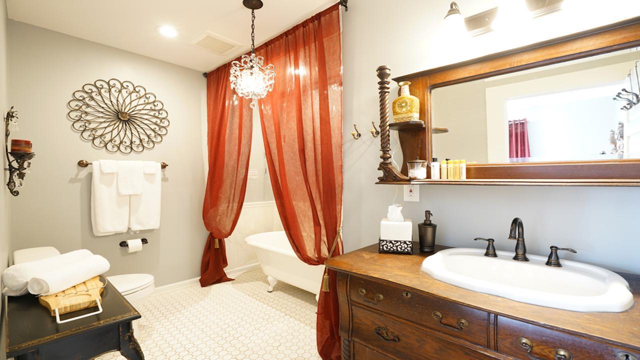 Bama Bed And Breakfast - Chimes Suite Tuscaloosa Exterior photo